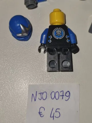 Lego Ninjago Minifigure con spade