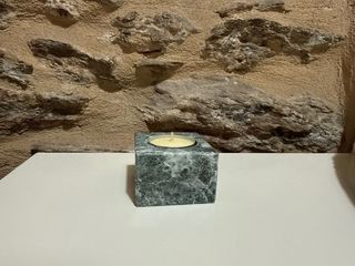 Portacandele in marmo verde, rosso