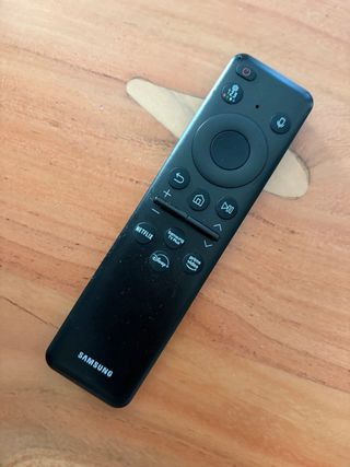 Samsung QLED Q60C 43" + soporte articulado AM