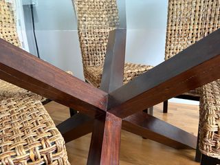 Mesa Comedor Cristal y 6 Sillas Ratán.