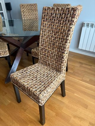 Mesa Comedor Cristal y 6 Sillas Ratán.