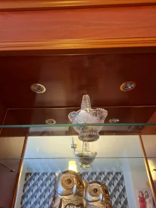 Mueble de madera color cerezo