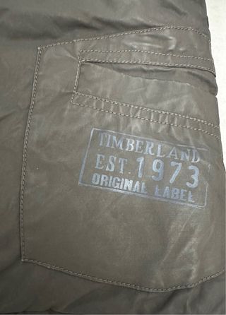 Chaqueta Timberland con capucha forrada.