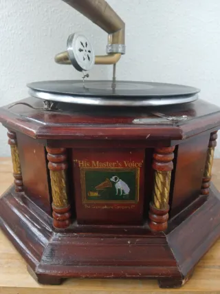 Gramola antigua His Master's Voice