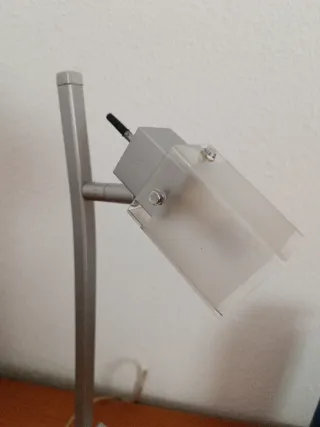 Lámpara de techo y 2 de mesa plata y transparente