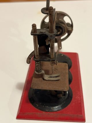 Macchina da cucire miniatura vintage