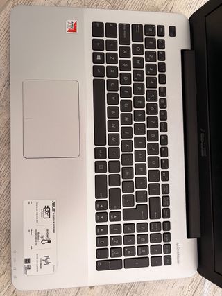 Portátil Asus Plata y Negro