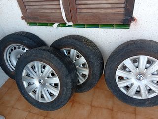 Neumáticos con llantas