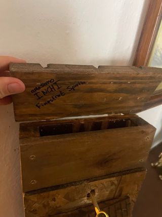 Buzón rústico de madera