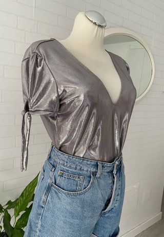 Body Bershka plateado talla S
