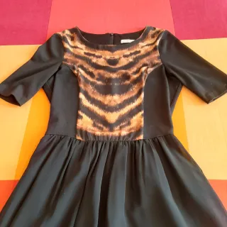 Vestido Bershka Negro Estampado Animal