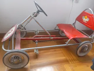 Carrito de pedales antiguo coleccionable