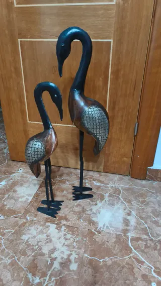 Figuras de Garzas de Madera y Metal
