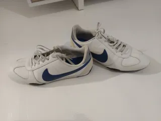 Deportivas Nike Talla 42 Blancas y Azules