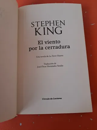 El viento por la cerradura una novela de la tor...