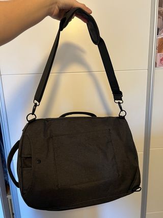 Mochila gris multiusos