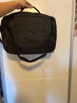 Mochila gris multiusos