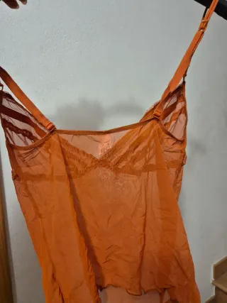 Top arancione in pizzo