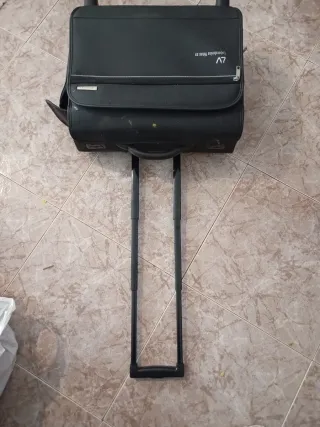 Maleta de viaje negra