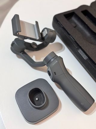 Estabilizador Gimbal DJI Osmo Mobile 2 + Pie