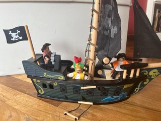 Barco Pirata de Madera y figuras escala playmobil