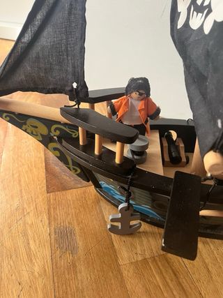 Barco Pirata de Madera y figuras escala playmobil