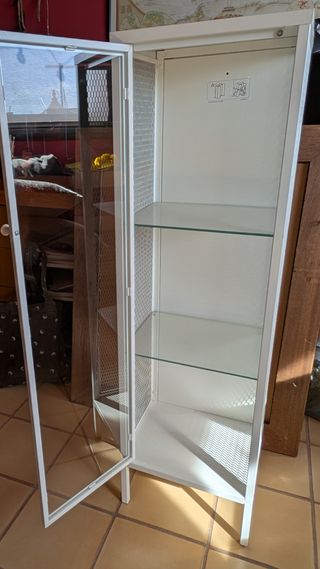 Estantería IKEA cristal y metal blanca