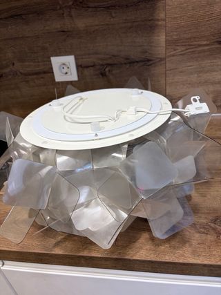 Lámpara de cristales transparente y blanca