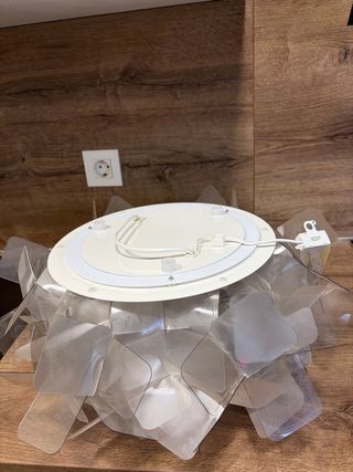 Lámpara de cristales transparente y blanca