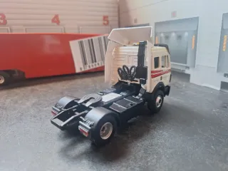 Camión Mercedes Eligor 1:43