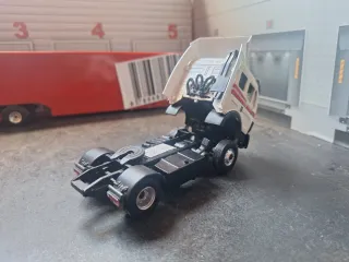 Camión Mercedes Eligor 1:43