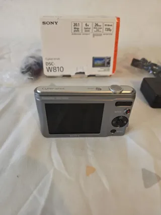 Cámara Sony Cyber-shot DSC-W810 Plata