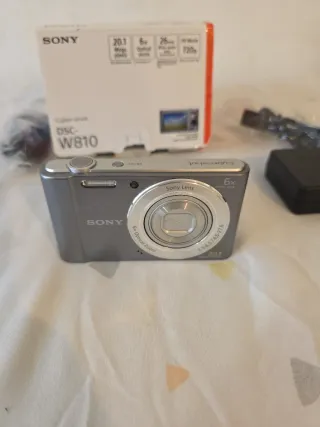 Cámara Sony Cyber-shot DSC-W810 Plata