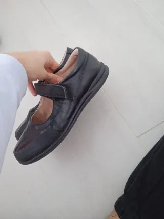 Zapatos escolares negros niña