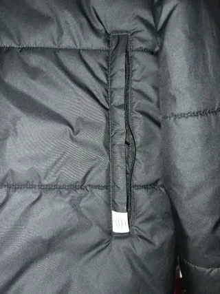 Chaqueta Adidas acolchada con capucha