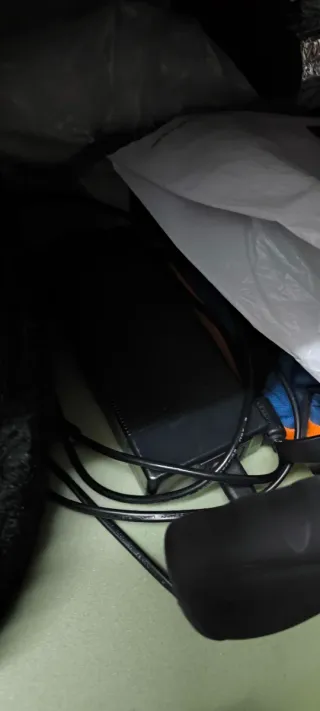 Patinete Eléctrico Negro con Casco