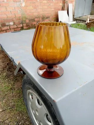 Copa de cristal grande ámbar