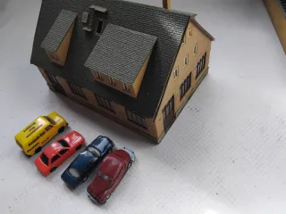 Nave/ concesionario coches en H0