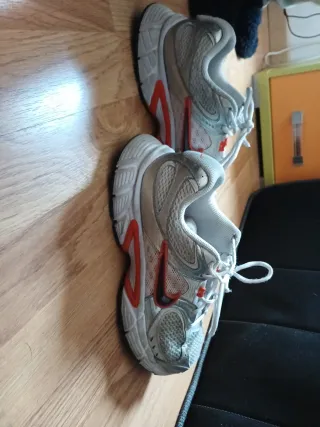 Zapatillas Nike Gris y Naranja