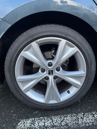 Llantas Seat León FR 2022 con neumáticos