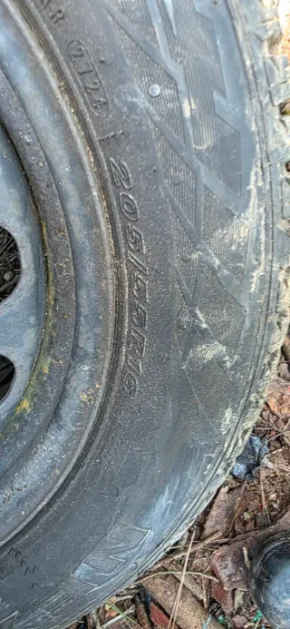 Ruedas 195/55R16 al 90% con llantas