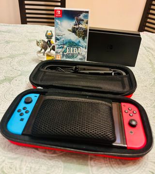 Nintendo Switch OLED Zelda TOTK + Funda + Amiibo