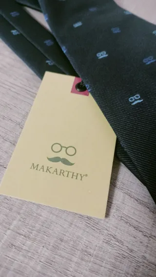 Corbata Makarthy azul con estampado de gafas