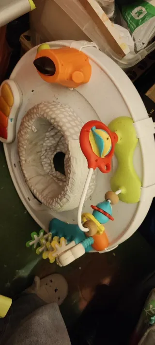 Mesa de actividades para bebé