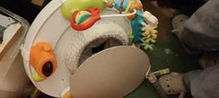 Mesa de actividades para bebé