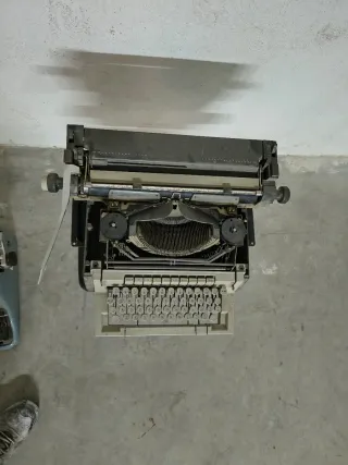 Máquina de escribir Olivetti Lexicon 80