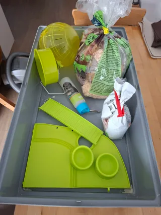 Jaula para hámster con accesorios