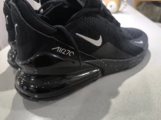 Nike Air Max 270