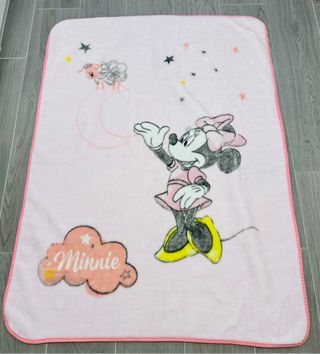 Manta Minnie Mouse rosa estrellas