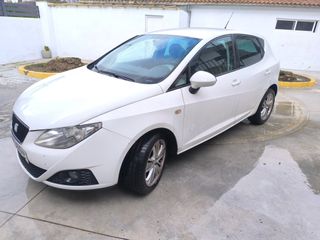 SEAT Ibiza averiado